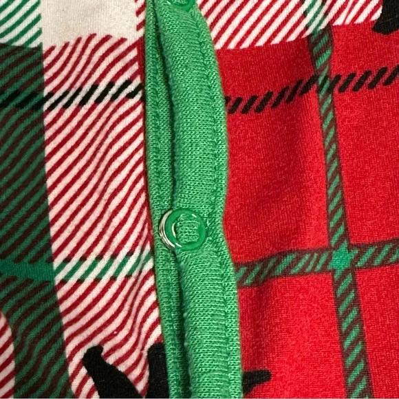 Fammy Jammies - long sleeve ultra soft plaid sleeper/romper. Size 3-6 months - Picture 4 of 6